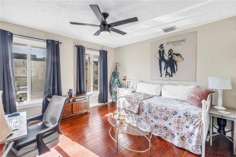 Condo in Saint Petersburg, Florida, 2 bedrooms  № 2212947 - photo 12