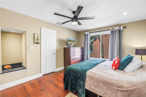 Condo in Saint Petersburg, Florida, 2 bedrooms  № 2212947 - photo 7