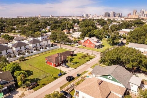 Immobilier commercial à vendre à Tampa, Floride: 174.38 m2 № 2402893 - photo 6