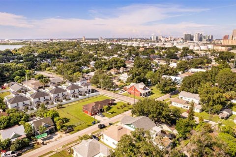 Immobilier commercial à vendre à Tampa, Floride: 174.38 m2 № 2402893 - photo 13