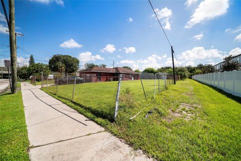Immobilier commercial à vendre à Tampa, Floride: 174.38 m2 № 2402893 - photo 8