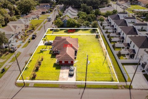 Immobilier commercial à vendre à Tampa, Floride: 174.38 m2 № 2402893 - photo 2