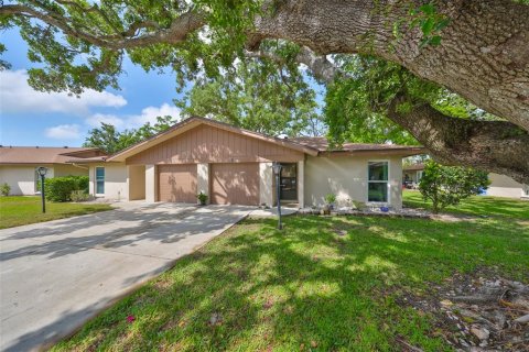 House in Bradenton, Florida 2 bedrooms, 95.32 sq.m. № 1734834 - photo 2