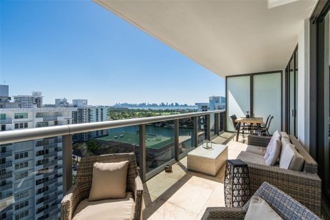 Condo in Miami Beach, Florida, 2 bedrooms  № 1867611 - photo 27