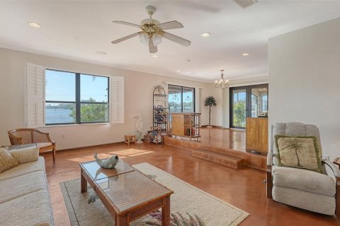 House in Sarasota, Florida 4 bedrooms, 322.46 sq.m. № 1524025 - photo 8