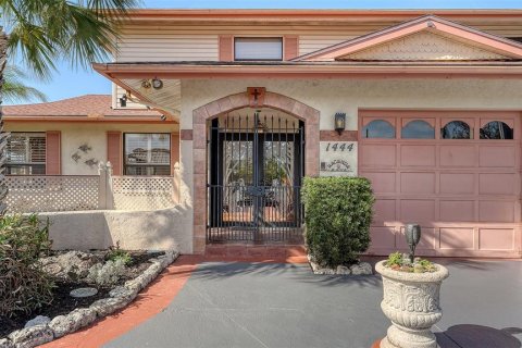 House in Sarasota, Florida 4 bedrooms, 322.46 sq.m. № 1524025 - photo 2
