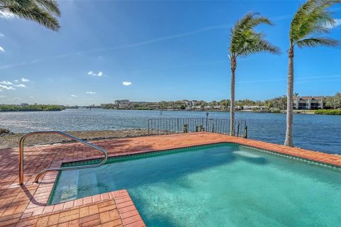 House in Sarasota, Florida 4 bedrooms, 322.46 sq.m. № 1524025 - photo 27
