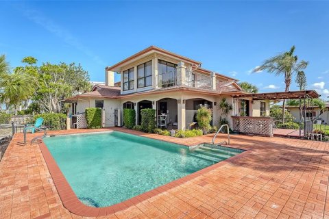 House in Sarasota, Florida 4 bedrooms, 322.46 sq.m. № 1524025 - photo 24