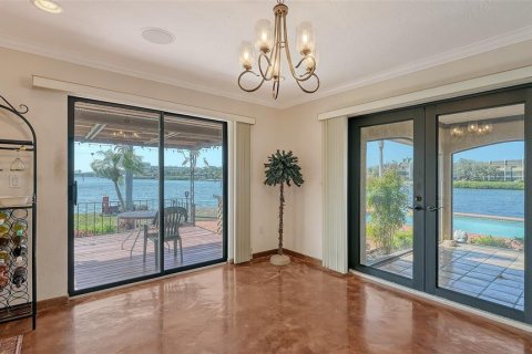 House in Sarasota, Florida 4 bedrooms, 322.46 sq.m. № 1524025 - photo 10