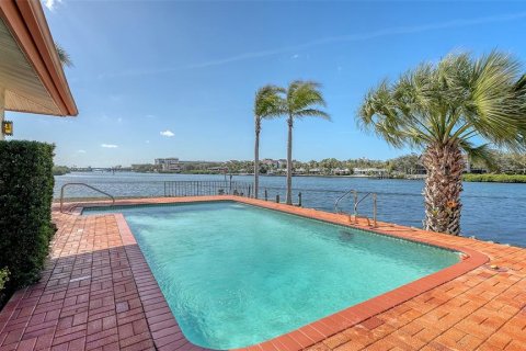 House in Sarasota, Florida 4 bedrooms, 322.46 sq.m. № 1524025 - photo 25