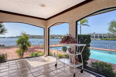 House in Sarasota, Florida 4 bedrooms, 322.46 sq.m. № 1524025 - photo 23