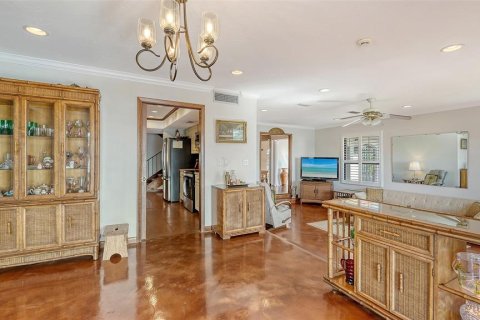 House in Sarasota, Florida 4 bedrooms, 322.46 sq.m. № 1524025 - photo 12