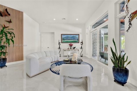 House in Plantation, Florida 5 bedrooms, 455.69 sq.m. № 2080549 - photo 12