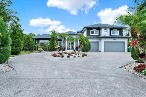 House in Plantation, Florida 5 bedrooms, 455.69 sq.m. № 2080549 - photo 4