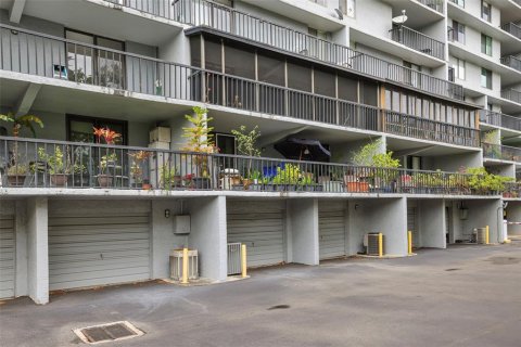Copropriété à vendre à Tampa, Floride: 2 chambres, 105.54 m2 № 1733985 - photo 10