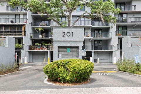Copropriété à vendre à Tampa, Floride: 2 chambres, 105.54 m2 № 1733985 - photo 9