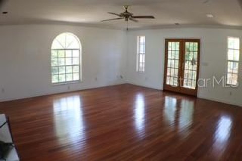 House in Saint Petersburg, Florida 3 bedrooms, 194.91 sq.m. № 1856290 - photo 15