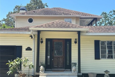 House in Saint Petersburg, Florida 3 bedrooms, 194.91 sq.m. № 1856290 - photo 2