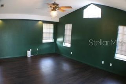 House in Saint Petersburg, Florida 3 bedrooms, 194.91 sq.m. № 1856290 - photo 9