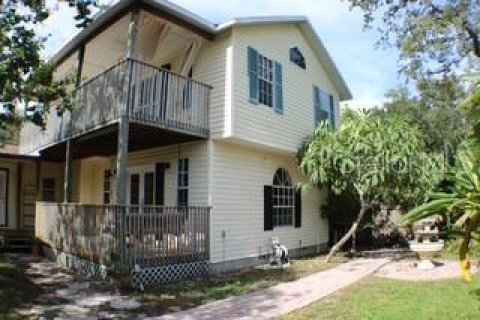 House in Saint Petersburg, Florida 3 bedrooms, 194.91 sq.m. № 1856290 - photo 24