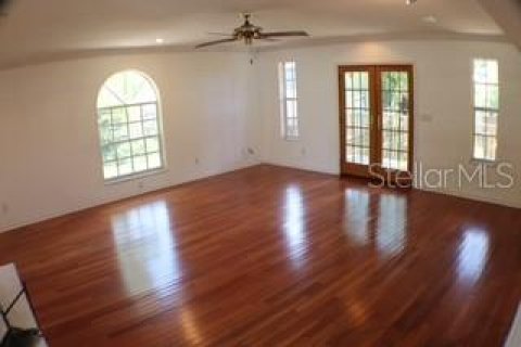 House in Saint Petersburg, Florida 3 bedrooms, 194.91 sq.m. № 1856290 - photo 12