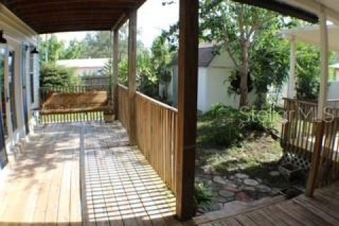 House in Saint Petersburg, Florida 3 bedrooms, 194.91 sq.m. № 1856290 - photo 25