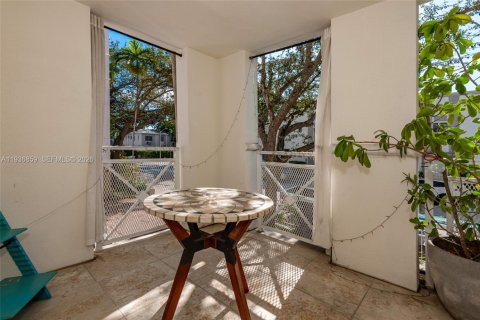 Condo in Miami Beach, Florida, 3 bedrooms  № 1995996 - photo 24
