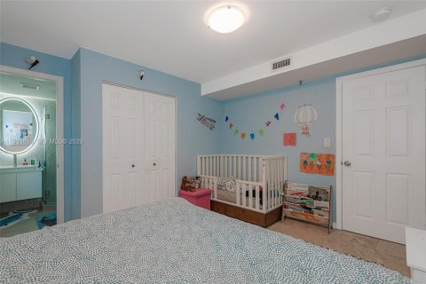 Condo in Miami Beach, Florida, 3 bedrooms  № 1995996 - photo 20