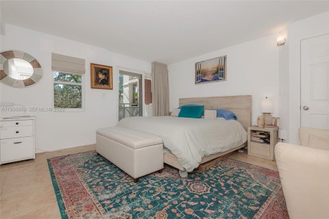 Condo in Miami Beach, Florida, 3 bedrooms  № 1995996 - photo 14