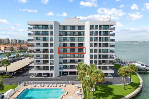 Condominio en venta en Clearwater, Florida, 2 dormitorios, 102.19 m2 № 1837727 - foto 2