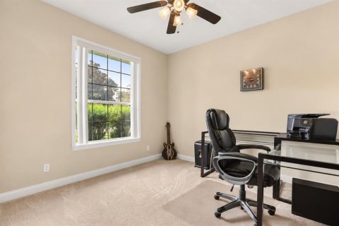 House in Eagle Lake, Florida 4 bedrooms, 184.5 sq.m. № 2406365 - photo 6