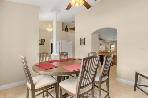 House in Eagle Lake, Florida 4 bedrooms, 184.5 sq.m. № 2406365 - photo 4