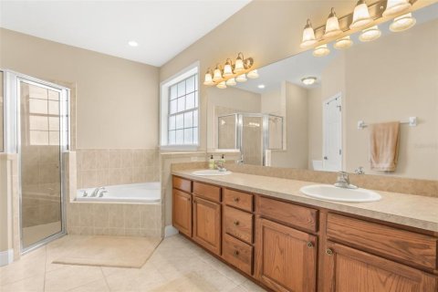 House in Eagle Lake, Florida 4 bedrooms, 184.5 sq.m. № 2406365 - photo 8