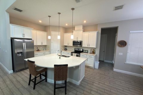 House in Windermere, Florida 3 bedrooms, 231.98 sq.m. № 2225024 - photo 11