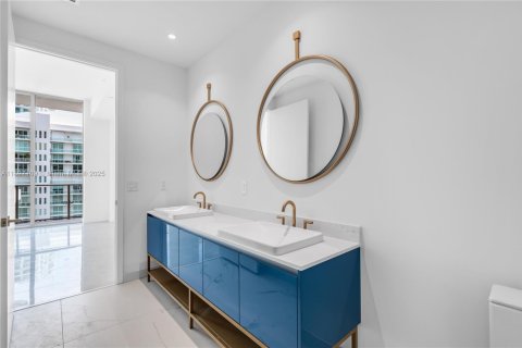 Condominio en venta en Miami, Florida, 2 dormitorios, 97.08 m2 № 2088581 - foto 16