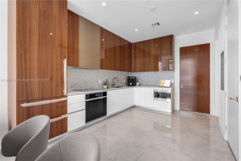 Condominio en venta en Miami, Florida, 2 dormitorios, 97.08 m2 № 2088581 - foto 11