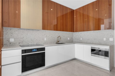 Condominio en venta en Miami, Florida, 2 dormitorios, 97.08 m2 № 2088581 - foto 12