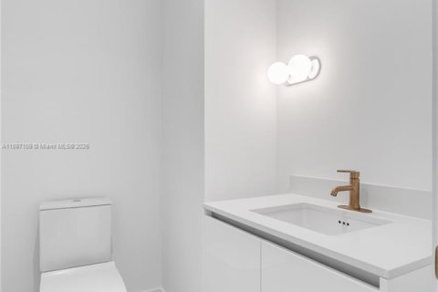 Condominio en venta en Miami, Florida, 2 dormitorios, 97.08 m2 № 2088581 - foto 13