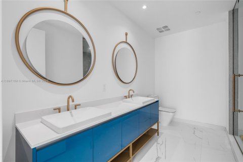 Condominio en venta en Miami, Florida, 2 dormitorios, 97.08 m2 № 2088581 - foto 17