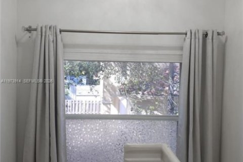 Купить виллу или дом в Пемброк-Пайнс, Флорида 4 спальни, 225.57м2, № 2041149 - фото 17