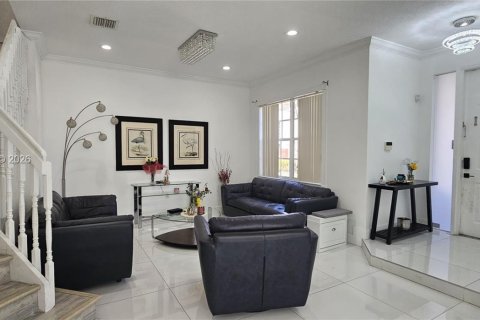 Купить виллу или дом в Пемброк-Пайнс, Флорида 4 спальни, 225.57м2, № 2041149 - фото 8