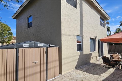 Купить виллу или дом в Пемброк-Пайнс, Флорида 4 спальни, 225.57м2, № 2041149 - фото 28