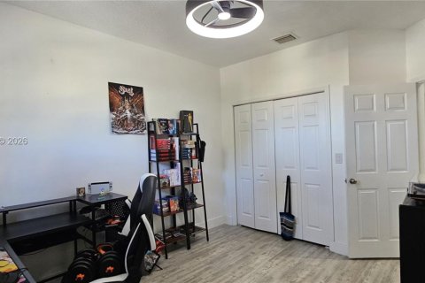 Купить виллу или дом в Пемброк-Пайнс, Флорида 4 спальни, 225.57м2, № 2041149 - фото 25