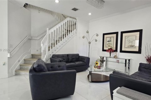 Купить виллу или дом в Пемброк-Пайнс, Флорида 4 спальни, 225.57м2, № 2041149 - фото 7