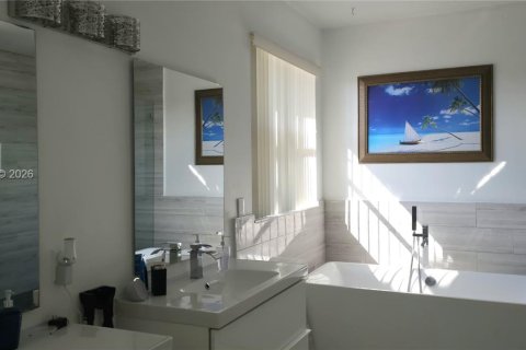 Купить виллу или дом в Пемброк-Пайнс, Флорида 4 спальни, 225.57м2, № 2041149 - фото 19