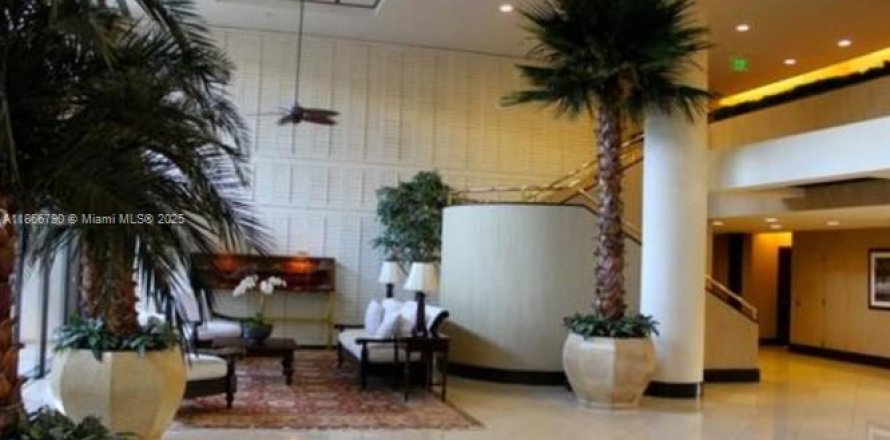 Condo in Key Biscayne, Florida, 2 bedrooms № 1922456