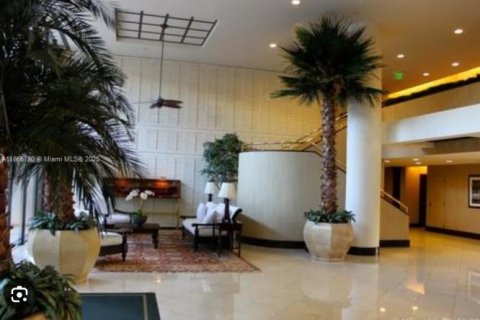 Condo in Key Biscayne, Florida, 2 bedrooms  № 1922456 - photo 5