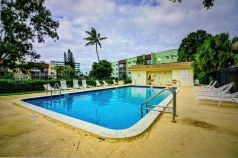 Adosado en venta en West Palm Beach, Florida, 3 dormitorios, 146.04 m2 № 2181441 - foto 12