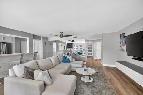 Купить кондоминиум в Хайполюксо, Флорида 3 комнаты, 131.36м2, № 2083440 - фото 6