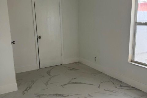 Villa ou maison à vendre à North Lauderdale, Floride: 3 chambres, 92.9 m2 № 2366118 - photo 17
